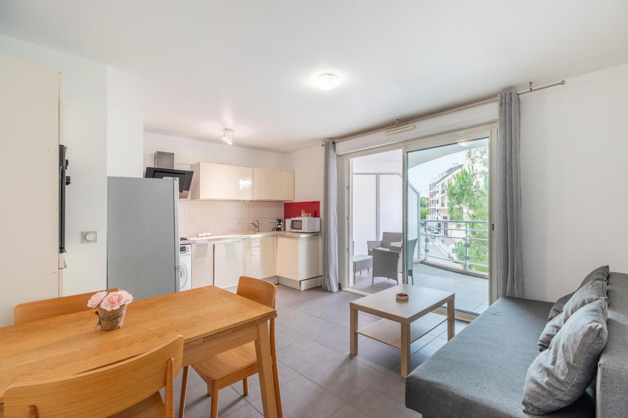 Le Printemps, Centre Juan Les Pins , 100M Des Plages, 70M De La Gare De Juan Les Pins Антиб Экстерьер фото