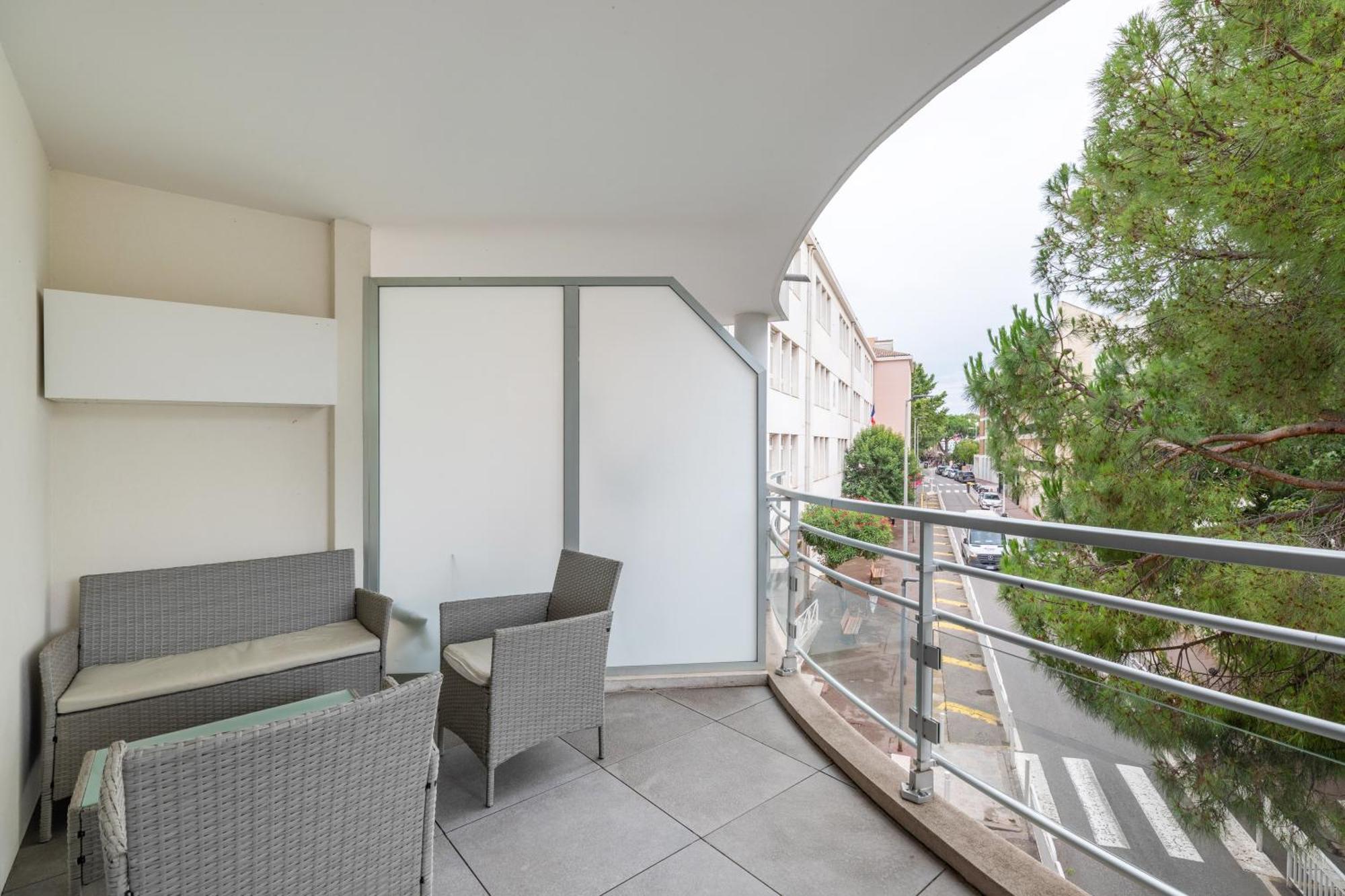 Le Printemps, Centre Juan Les Pins , 100M Des Plages, 70M De La Gare De Juan Les Pins Антиб Экстерьер фото